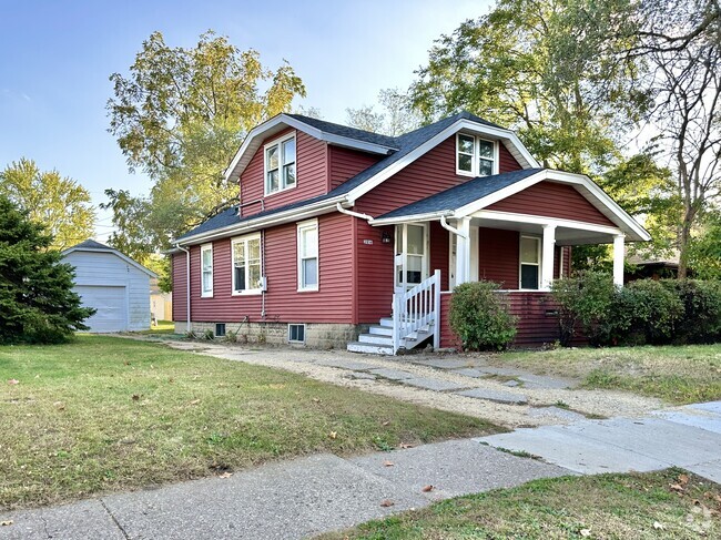 Building Photo - 2816 Lawndale Ave Rental