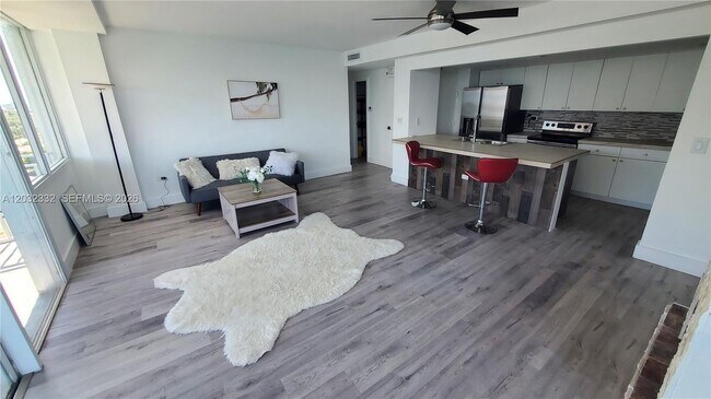 Photo - 7545 E Treasure Dr Unit 9H