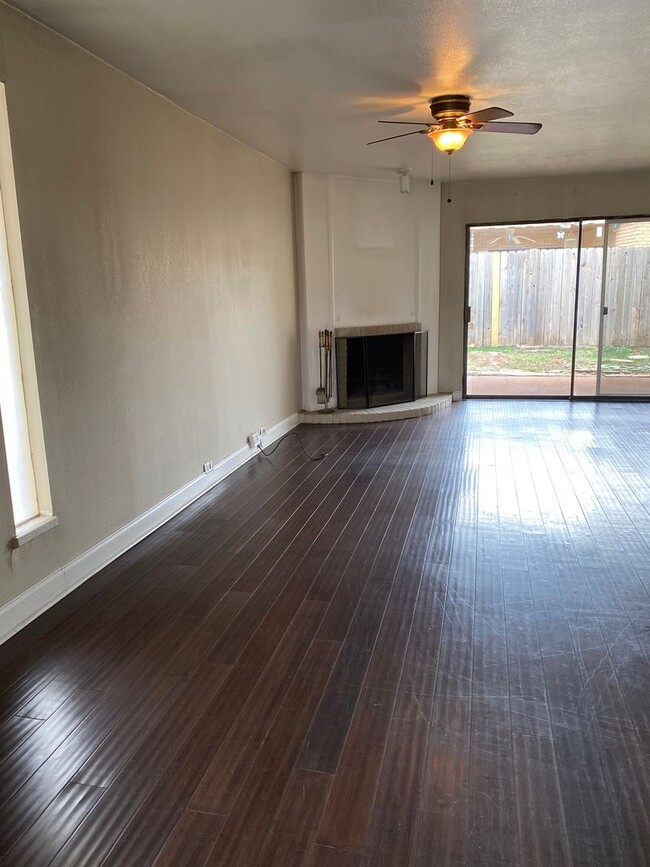 Photo - 6151 Denis Ln