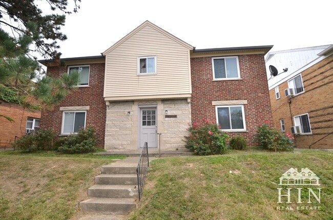 Building Photo - 7264 Reading Rd Unit 4 Rental