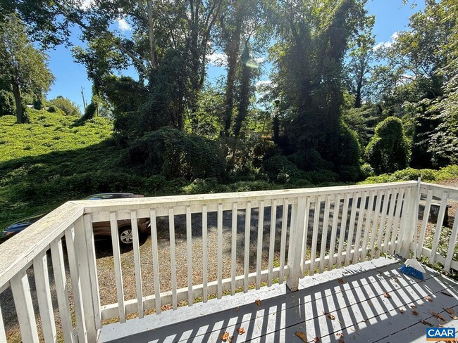 Photo - 301 Paton St