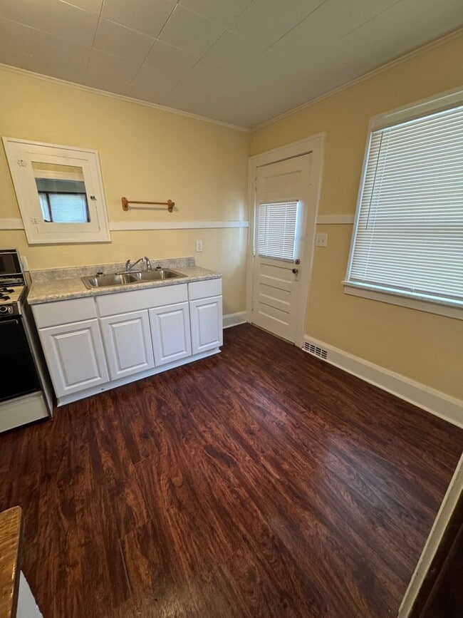 Photo - 1421 Crosby St Unit 1421-2