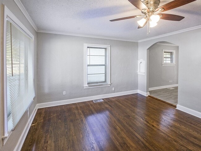 Photo - UPDATED 3 bed, 1 bath near U of M.