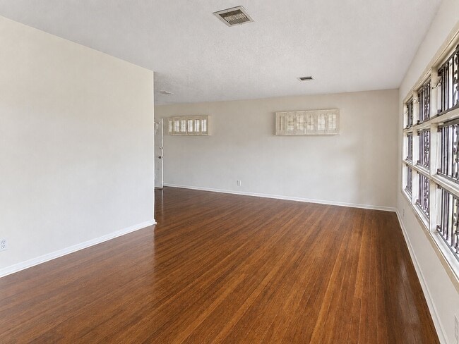 Photo - 5522 Nassau Rd