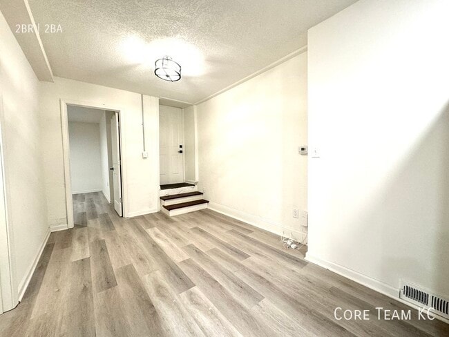 Photo - 1413 W 39th St Unit 1412-GE