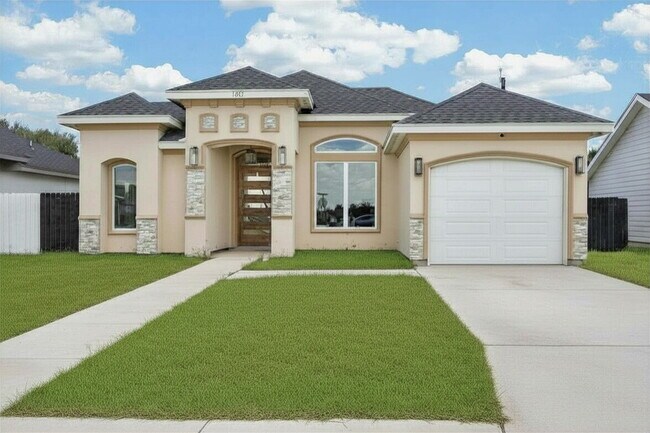 Building Photo - 140 Spanish Oak Dr