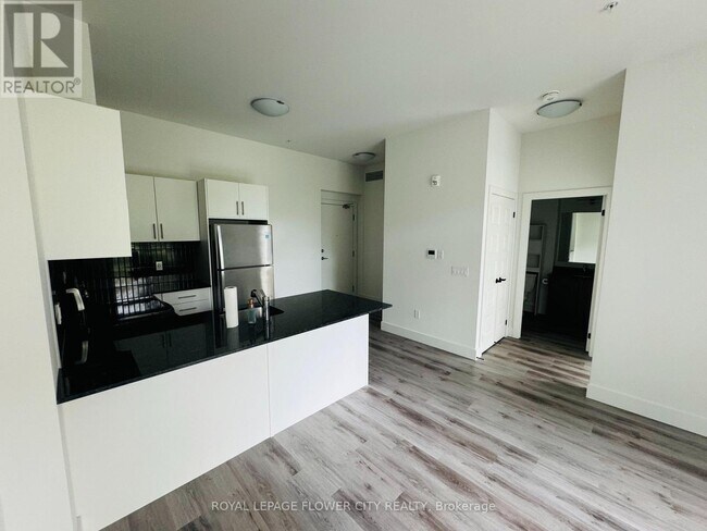 Photo - 103 Roger St Unit 108