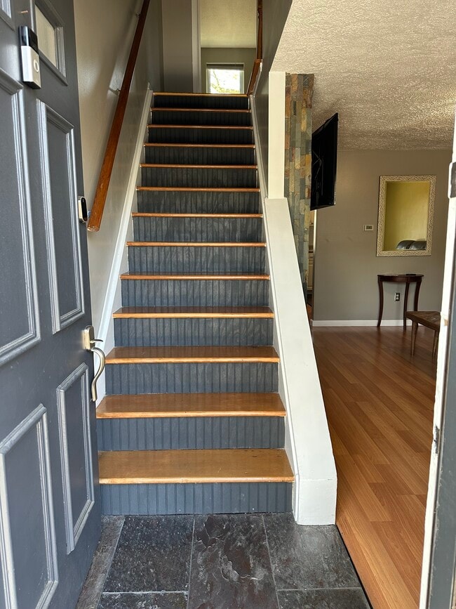 Recently renovated - 1082H Mount Hope Ave Unit 47