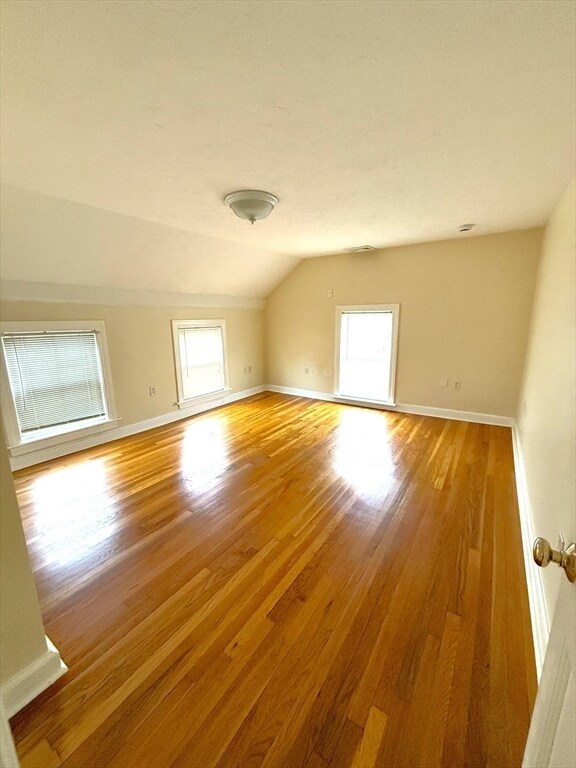 Building Photo - 6 Skillings Rd Unit 1