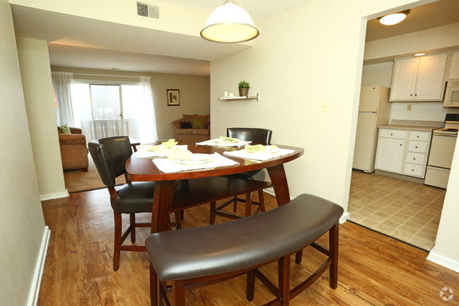 Dining Room - Camelot Place Rental