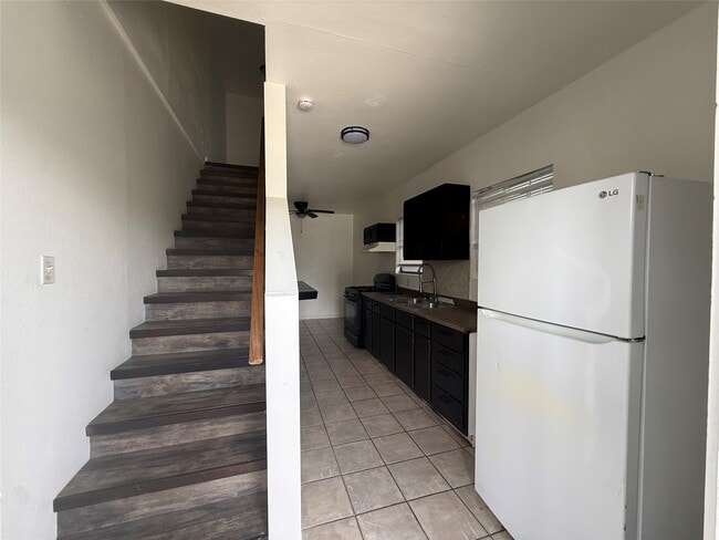 Building Photo - 938 Zoe St Unit 1