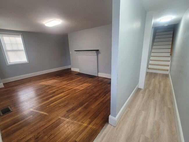 Photo - 237 Colburn St