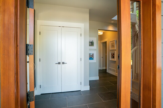 Photo - 5361 Royal Sea View