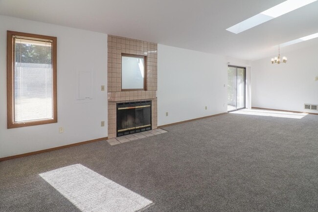 Photo - 9240 Mullen Rd SE