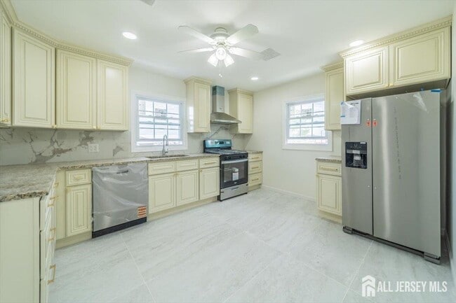 Photo - 54 Bergen St Unit 2 FL