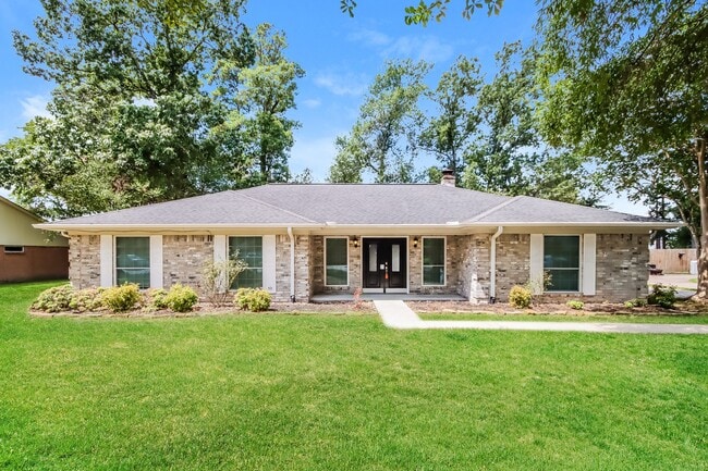 Building Photo - 26715 Westwood Dr