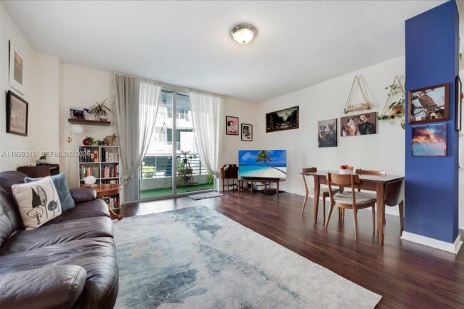 Photo - 3339 Virginia St Unit 305