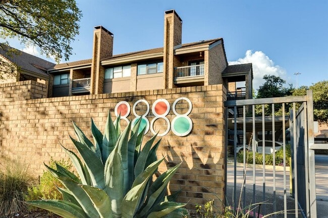 Building Photo - 8888 Tallwood Dr Unit 2102