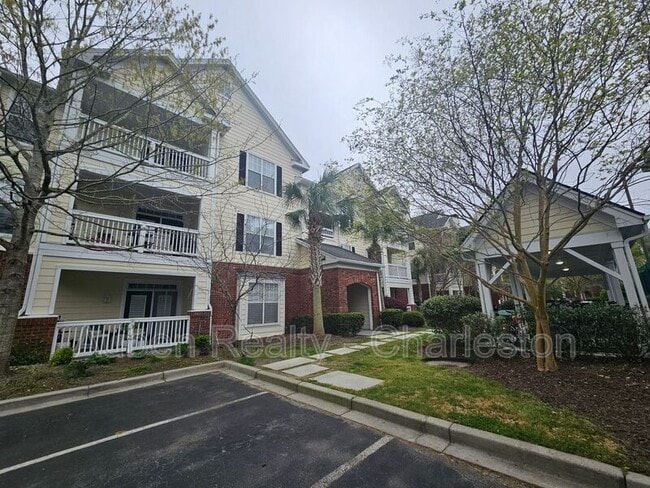 Building Photo - 45 Sycamore Ave Unit Apt 226