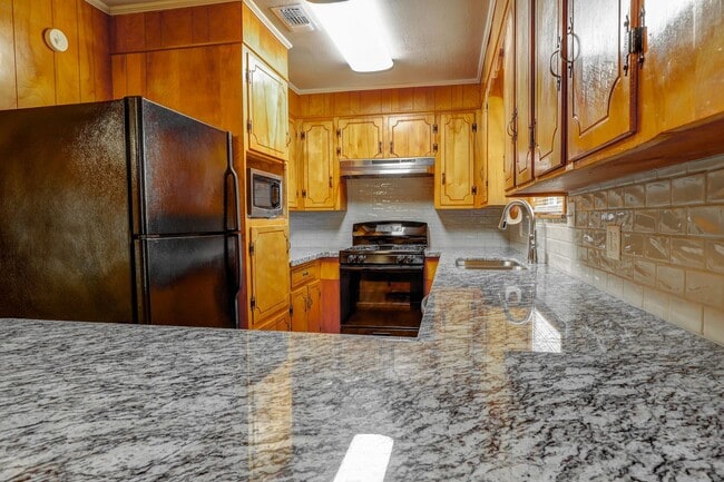 Photo - 3 Bedroom 2 Bathroom House in Wake Village, TX!