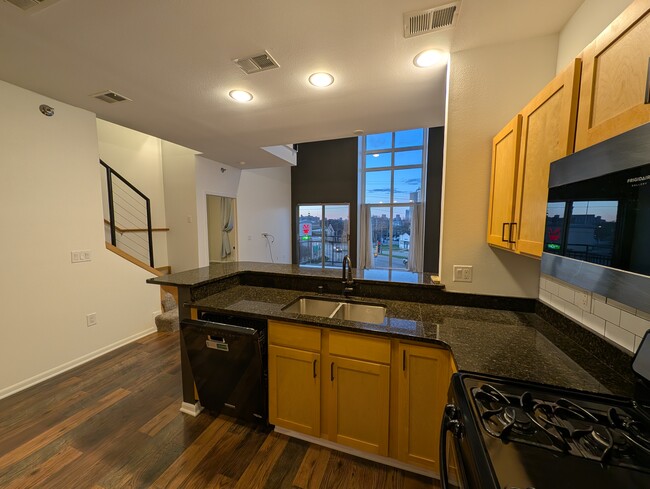 Photo - 2121 S Kinnickinnic Ave Condo Unit 111