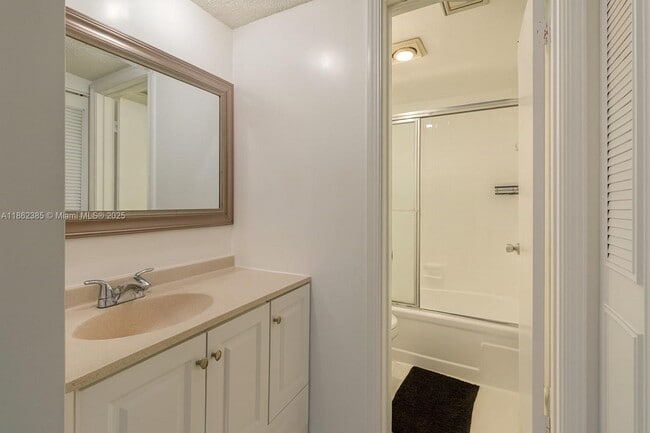 Photo - 9330 Lagoon Pl Unit 206
