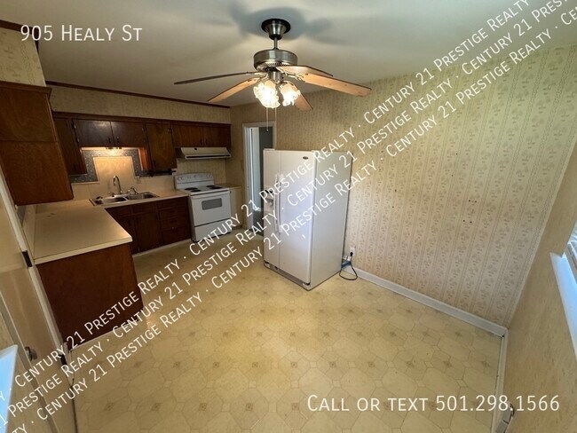 Photo - 905 Healy St