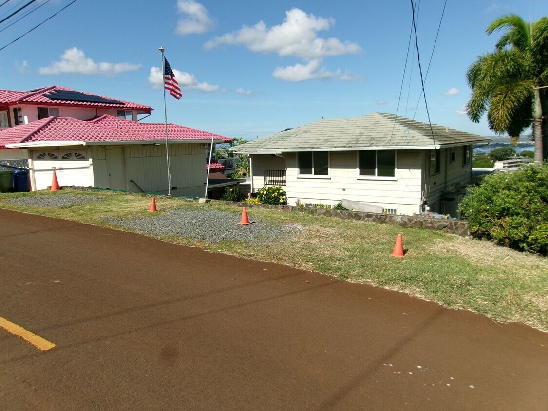 Halawa Drive - Halawa Drive