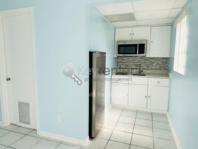 Photo - 740 NE 130th St