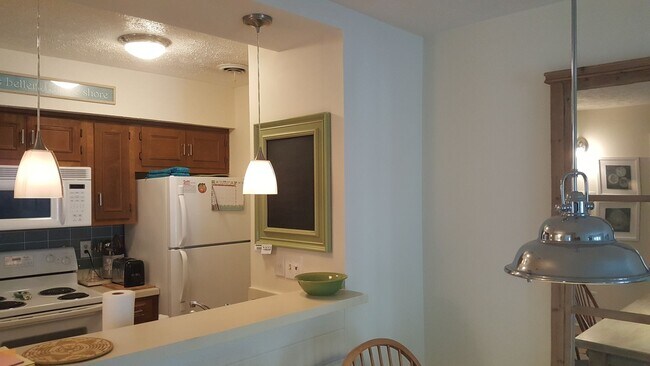 Photo - Beautifully furnished 1 br 2nd floor condo