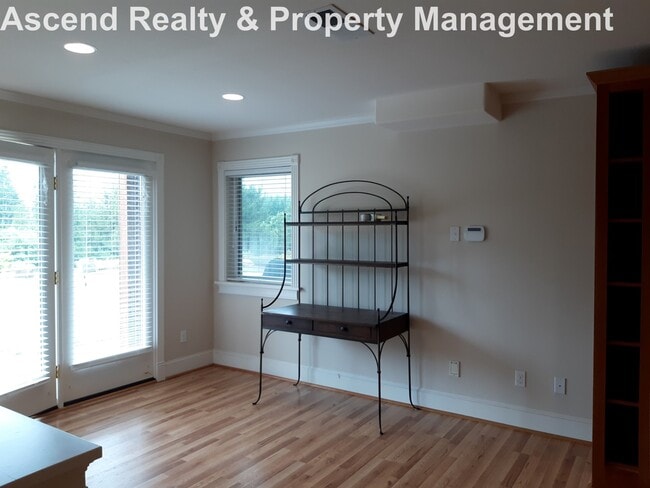 Photo - Unique Opportunity to Lease 2 Bed Lower Un...