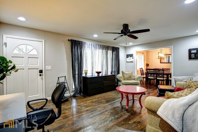 Photo - 83 Kathryn Dr