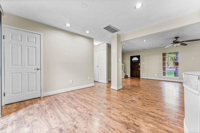 Photo - 2015 E Lacey Oak Cir