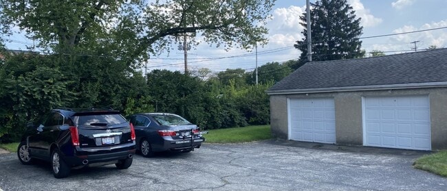 Photo - 1879 Kentwell Rd