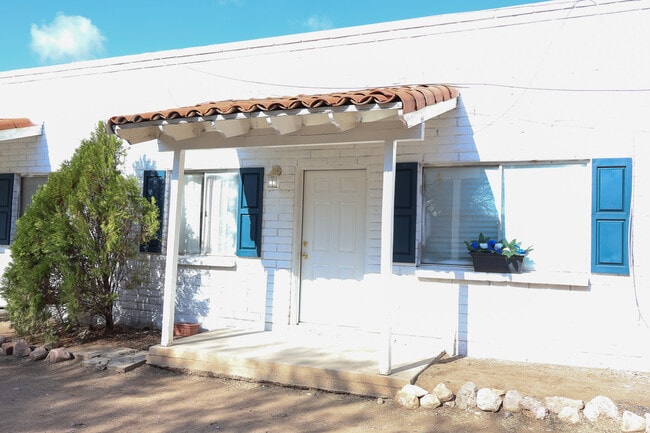 Building Photo - 450 Via Lechuza Unit C