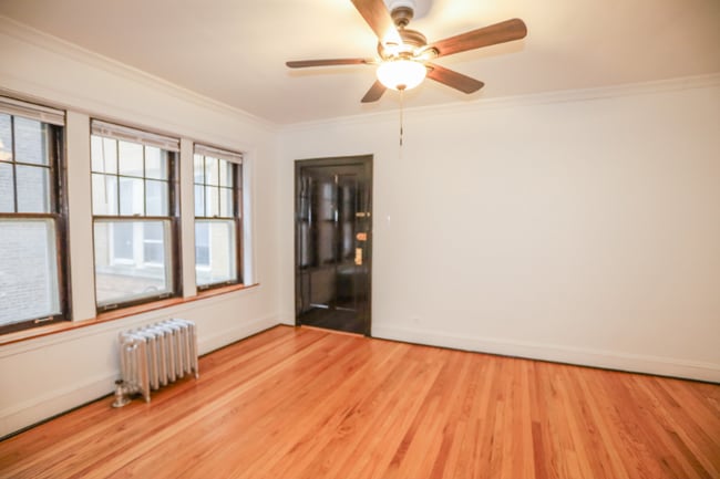 Photo - 2217 W Montrose Ave Unit 3