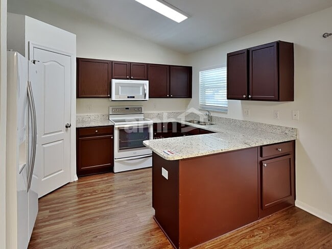 Photo - 331 Valley Edge Dr