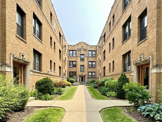 Building Photo - 2651 N Spaulding Ave Rental