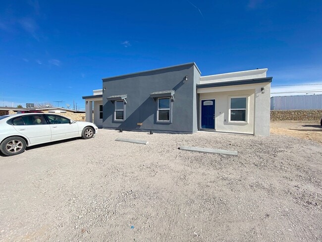 Building Photo - 8702 De Alva Dr Rental