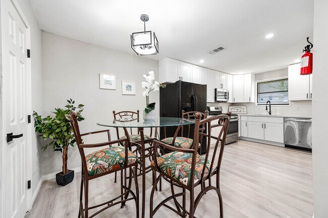 Photo - 4356 Phlox St