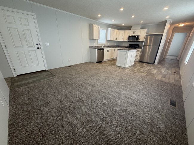 Photo - 38060 Leverette Ave