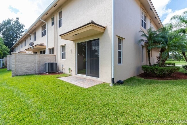 Photo - 356 SE Bloxham Way