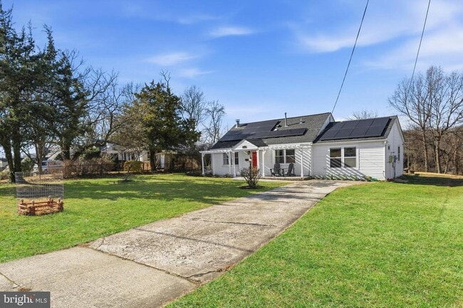 Building Photo - 4016 Hirst Dr