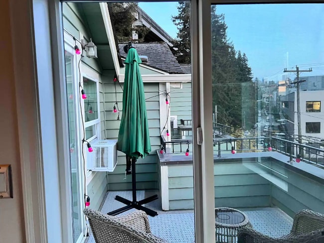 Photo - 1802 Franklin Ave E