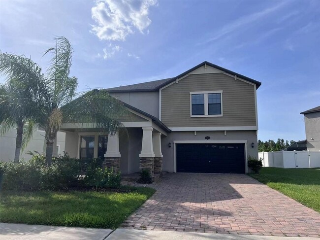 Building Photo - "Spacious 5-Bed Retreat with Elegant Hardw... Rental
