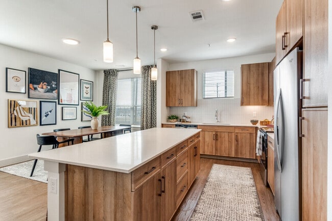 Photo - Victoria Row