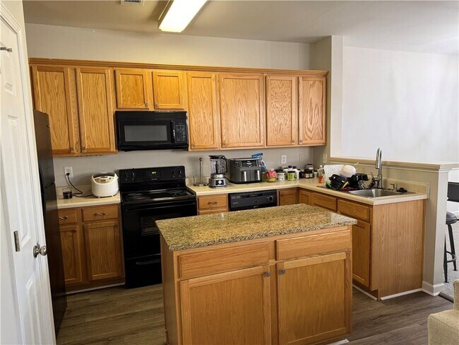 Photo - 997 Pierce Brennen Dr NE