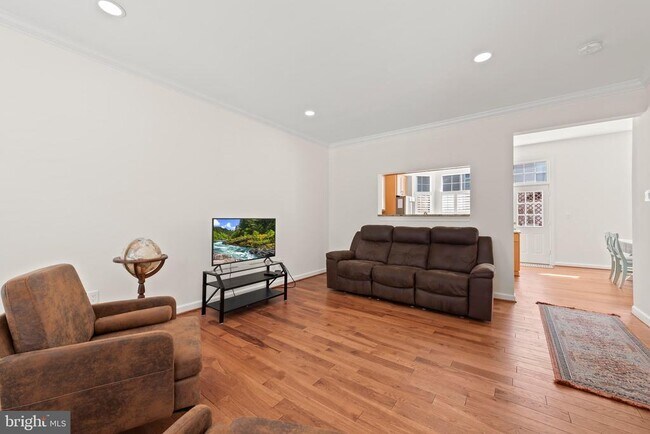 Photo - 47645 Weatherburn Terrace