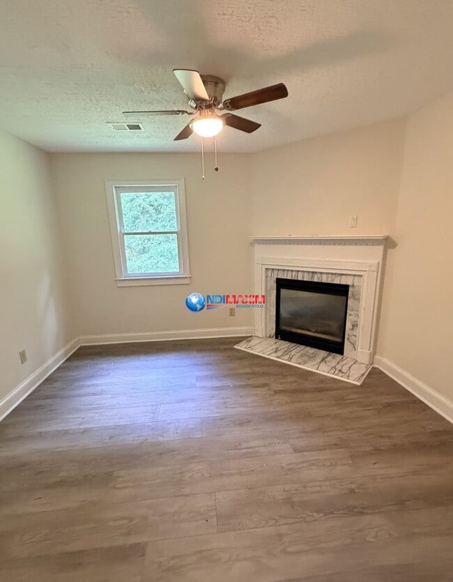 Photo - Spacious two master bedrooms split-level house in Decatur