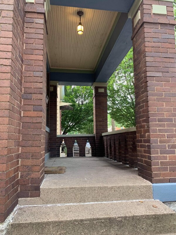 Photo - 2215 Victor St